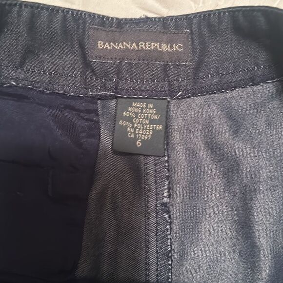Banana Republic  High waisted, navy shorts - Picture 2 of 3